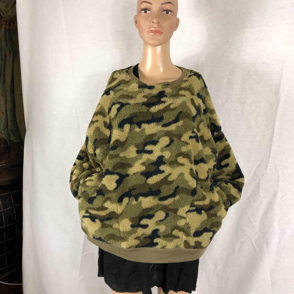 Ragdoll Camo Sweatshirt - Picture 3 of 5